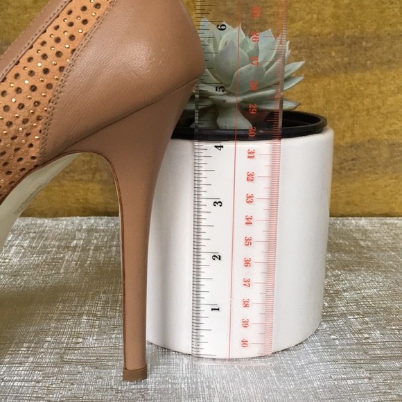 NWOT Loriblu Nude Leather Nubuck Studded Peep-Toe - Picture 6 of 8